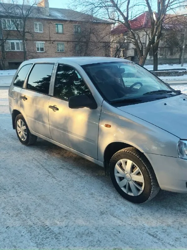 •продам ваз калину универсал 2011 года, •авто в отличном состоянии кузов ровный, без гнили и рыжиков, дно пороги стаканы ланджероны все целое, •по технике все отлично сел и поехал, двигатель 8 клап работает отлично масло не ест, по ходовой все отлично нечего не стучит не гремит машина едет как мячик, стоит газ евро 4 работает чётко, •по электрике все работает четко, в машине есть abs, электро усилитель руля, два стеклоподъёмника, есть сигнализация центральный замок все работает, стоит электро педаль, •резина зима в хорошем состоянии, салон чистый ухоженный торпеда все целое, стоит музыка обычная магнитофон и 4 колонки, • по документам все чётко, 2 хозяин всего по птс, штрафов запретов нет на учёт встанет без проблем, цена 385 тысяч торг у капота, все вопросы по тел +79491673768 или +79494128675 📞 звоните: +7(949)1673768 - фотография - 4