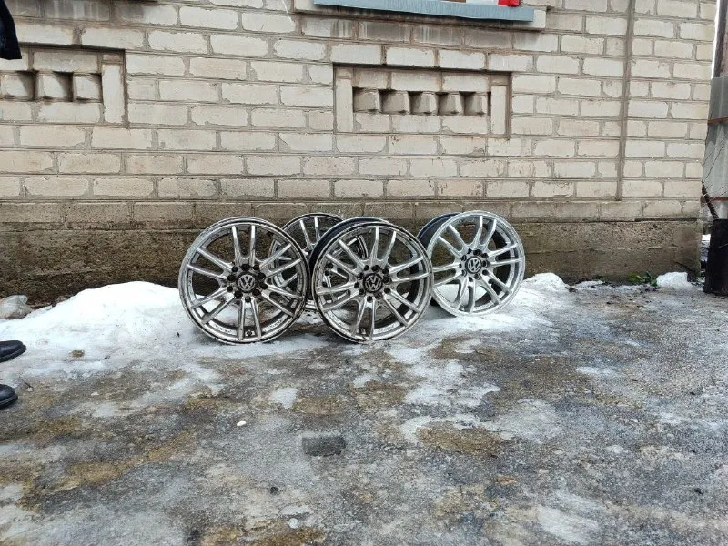 Продам литые диски r -15 состояние новых разболтовка 5*112 стояли на volkswagen гольф цена 30к. все вопросы по телефону+79493058901 телеграмм, макс 📞 звоните: +7(949)3058901 - фотография - 2