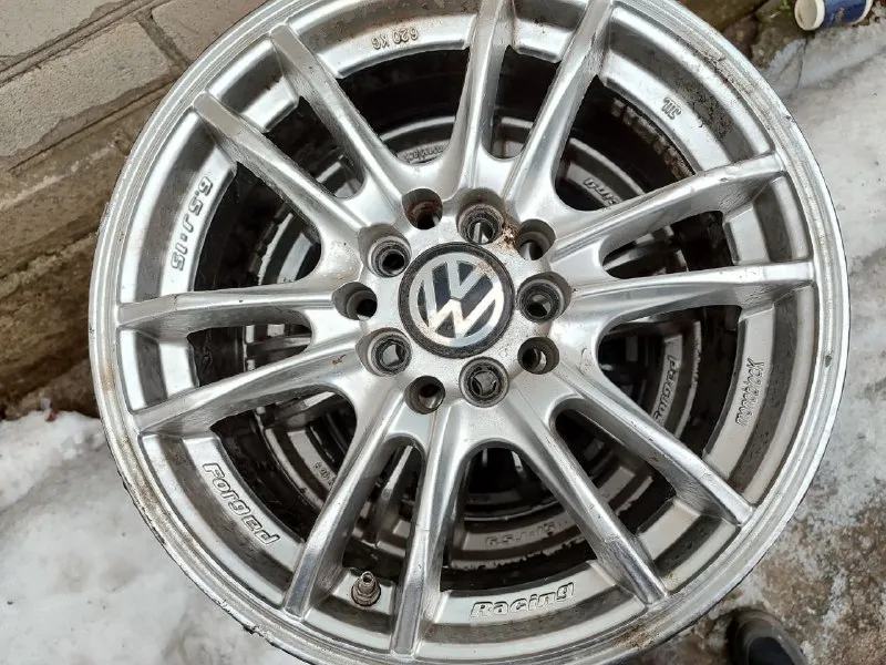 Продам литые диски r -15 состояние новых разболтовка 5*112 стояли на volkswagen гольф цена 30к. все вопросы по телефону+79493058901 телеграмм, макс 📞 звоните: +7(949)3058901 - фотография - 3