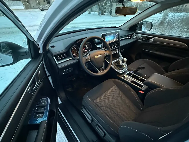 🔥новый haval m6 2025 🔥двигатель 1.5 турбо бензин 143.л. с, коробка 6ст механика!самая надежная связка!автомобиль с заводской гарантией 5 лет, покупатель будет первым собственником!продажа за наличный расчет, без скрытых платежей и прочих подводных камней-продажа только за наличные, никаких кредитов и прочей ерунды! автомобиль в хорошей комплектации, ест все для комфортной езды! мы находимся в шахтерске, авто в наличии, также есть доставка по всем новым территориям! цена 2.050.000 рублей звоните +79497122417 или +79495279679 📞 звоните: +7(949)7122417 - фотография - 6