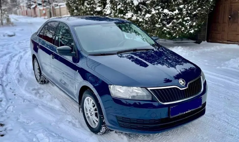 🚘 skoda рапид 📏 пробег: 200.000 📆 год: 2016 📝 кпп: ⚙️ описание: автомобиль в отличном состоянии без преувеличения! в красивом цвете. надёжный мотор 1.6 mpi. передний привод. два владельца за всю историю эксплуатации. честный родной пробег. без ржавчины и рыжиков. ходовая в идеальном состоянии, не гремит, не стучит и т. д. состояние салона как новое, нет царапин, затертых сидений и прочего. два комплекта резины. любые проверки приветствую. любой вид оформление. торг уместен естественно. 💰 цена: 899.000 торг 🌍 город донец ! 📲 tg: sss$ 📞 +7(949)5905326 - фотография - 2