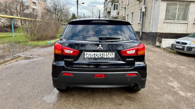 💶 цена: 980.000₽. торг, возможен обмен. 🚘 марка / модель: mitsubishi asx 📅 год выпуска: 2012 📊 пробег:.198.000 км ⛽ двигатель (тип, объем, ):бензин 1.8 🔧 тип кпп: автомат харцызск-макеевка тел +7 (949) 040-28-44 феникс. николай +7 (920) 211-58-75. мегафон. ватсап, телеграмм, 📝описание: по документам авто чистая, любое оформление, пробег родной, автомобиль в очень хорошем состоянии, кузов практически весь в родной краски, не битый, без гнили и ржавчины, пороги и дно в идеальном состоянии. по технической части автомобиль полностью обслужен, двигатель работает тихо, масло не ест от слова совсем, коробка работает идеально, во всех режимах, ходовая полностью обслужена, комплектация: кондиционер обслужен, подогрев сидений и зеркал, все стеклоподъемники, електрозеркала, abs, esp, штатная сигнализация, родная мультимедиа, подрулевые лепестки, два ключа, новая зимняя резина на литье. звоните в любое время. возможен обмен. - фотография - 4
