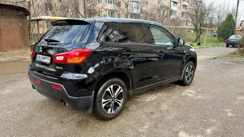 💶 цена: 980.000₽. торг, возможен обмен. 🚘 марка / модель: mitsubishi asx 📅 год выпуска: 2012 📊 пробег:.198.000 км ⛽ двигатель (тип, объем, ):бензин 1.8 🔧 тип кпп: автомат харцызск-макеевка тел +7 (949) 040-28-44 феникс. николай +7 (920) 211-58-75. мегафон. ватсап, телеграмм, 📝описание: по документам авто чистая, любое оформление, пробег родной, автомобиль в очень хорошем состоянии, кузов практически весь в родной краски, не битый, без гнили и ржавчины, пороги и дно в идеальном состоянии. по технической части автомобиль полностью обслужен, двигатель работает тихо, масло не ест от слова совсем, коробка работает идеально, во всех режимах, ходовая полностью обслужена, комплектация: кондиционер обслужен, подогрев сидений и зеркал, все стеклоподъемники, електрозеркала, abs, esp, штатная сигнализация, родная мультимедиа, подрулевые лепестки, два ключа, новая зимняя резина на литье. звоните в любое время. возможен обмен. - фотография - 5