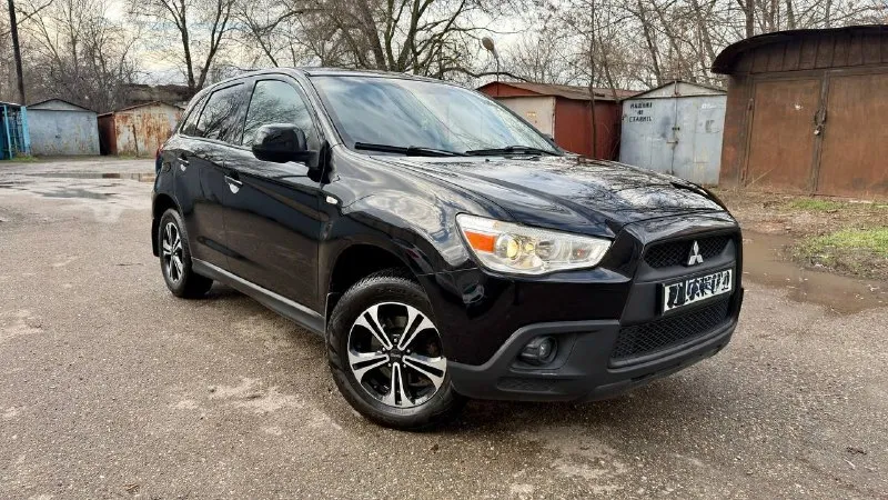 💶 цена: 980.000₽. торг, возможен обмен. 🚘 марка / модель: mitsubishi asx 📅 год выпуска: 2012 📊 пробег:.198.000 км ⛽ двигатель (тип, объем, ):бензин 1.8 🔧 тип кпп: автомат харцызск-макеевка тел +7 (949) 040-28-44 феникс. николай +7 (920) 211-58-75. мегафон. ватсап, телеграмм, 📝описание: по документам авто чистая, любое оформление, пробег родной, автомобиль в очень хорошем состоянии, кузов практически весь в родной краски, не битый, без гнили и ржавчины, пороги и дно в идеальном состоянии. по технической части автомобиль полностью обслужен, двигатель работает тихо, масло не ест от слова совсем, коробка работает идеально, во всех режимах, ходовая полностью обслужена, комплектация: кондиционер обслужен, подогрев сидений и зеркал, все стеклоподъемники, електрозеркала, abs, esp, штатная сигнализация, родная мультимедиа, подрулевые лепестки, два ключа, новая зимняя резина на литье. звоните в любое время. возможен обмен. - фотография - 7