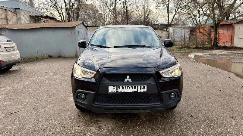 💶 цена: 980.000₽. торг, возможен обмен. 🚘 марка / модель: mitsubishi asx 📅 год выпуска: 2012 📊 пробег:.198.000 км ⛽ двигатель (тип, объем, ):бензин 1.8 🔧 тип кпп: автомат харцызск-макеевка тел +7 (949) 040-28-44 феникс. николай +7 (920) 211-58-75. мегафон. ватсап, телеграмм, 📝описание: по документам авто чистая, любое оформление, пробег родной, автомобиль в очень хорошем состоянии, кузов практически весь в родной краски, не битый, без гнили и ржавчины, пороги и дно в идеальном состоянии. по технической части автомобиль полностью обслужен, двигатель работает тихо, масло не ест от слова совсем, коробка работает идеально, во всех режимах, ходовая полностью обслужена, комплектация: кондиционер обслужен, подогрев сидений и зеркал, все стеклоподъемники, електрозеркала, abs, esp, штатная сигнализация, родная мультимедиа, подрулевые лепестки, два ключа, новая зимняя резина на литье. звоните в любое время. возможен обмен. - фотография - 8