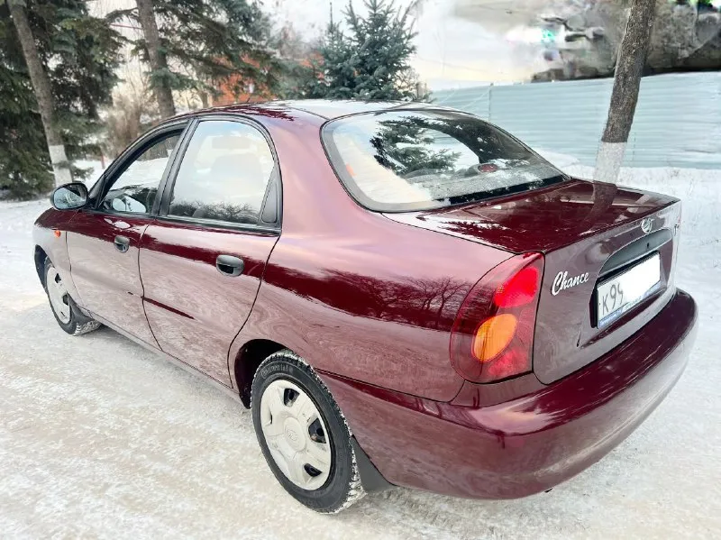 Продаю lanos-ланос один единственный владелец❗️ за всю жизнь. птс оригинал. родной подтверждённый пробег 158.000.км. гаражное хранения. максимальная 1.5л. sx. авто покупался новый в автосалоне в 2011 году. кузов лужёный оцинкован! в таком состоянии остались единицы эксплуатировалась семьей максимально аккуратно. на улице не стояла(всегда была в гараже). технически обслужена от и до. двигатель 1.5л. работает как часы(масло не берёт). кпп и подвеска как у нового авто! едет просто идеально. недавно было сделано большое т. о с заменой грм, помпы, масла, фильтра. вложений не требует! самая максимальная комплектация sx: кондиционер(заправлен и холодит). гидроусилитель руля. подушка безопасности airbag. эл стеклоподъемники. осмотр в донецке. цена 385.000₽ +79494115300 - фотография - 4