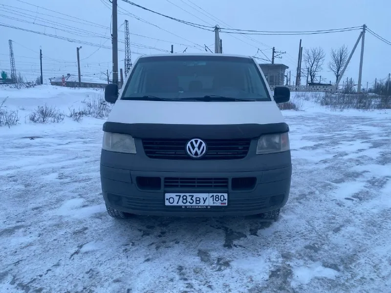 Продаю volkswagen т5 короткая база пассажир 7+1, сидения на быстросьемах что очень удобно! двигатель 1.9 без нареканий как и коробка, из недавнего был заменен картридж турбины. два комплекта колес, каждые по сезону отъездили. цена данного тс-1.2🍋+79494261207 📞 звоните: +7(949)4261207 - фотография - 3