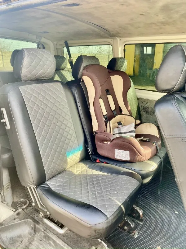 Продаю volkswagen т5 короткая база пассажир 7+1, сидения на быстросьемах что очень удобно! двигатель 1.9 без нареканий как и коробка, из недавнего был заменен картридж турбины. два комплекта колес, каждые по сезону отъездили. цена данного тс-1.2🍋+79494261207 📞 звоните: +7(949)4261207 - фотография - 7