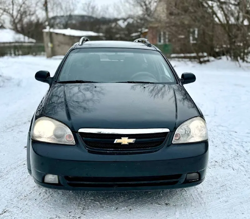 Цена 490.тыс. руб. срочно очень срочно. chevrolet лаччети 2009г. в.1.6 механика авто в хорошем состоянии для своих лет. кузов не гнилой не ржавый есть пару вмятинок не критических на фото и видио видно. работает ровно. не дымит, масло не ест. ходовая в полном порядке. коробка тоже без нариканий. салон чистый и ухоженный. хорошая комплектация. кондиционер, гур, подушки безопасности,4эл. стеклоподьемника, эл. зеркала, мульти руль,2хдиновая магнитола, центральный замок, тонеровка, зимняя резина на литых дисках. документы в полном порядке на 180учоте. юредически чистая, штрафов, запретов, ограничений нет. на учете стоит. любое переоформление. осмотр донецк. +79493114199 +79895340753 телеграмм. 📲 tg: vvv 📞 звоните: +7(949)3114199 - фотография - 2