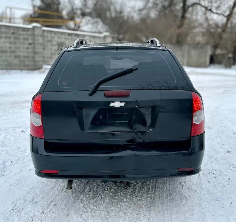 Цена 490.тыс. руб. срочно очень срочно. chevrolet лаччети 2009г. в.1.6 механика авто в хорошем состоянии для своих лет. кузов не гнилой не ржавый есть пару вмятинок не критических на фото и видио видно. работает ровно. не дымит, масло не ест. ходовая в полном порядке. коробка тоже без нариканий. салон чистый и ухоженный. хорошая комплектация. кондиционер, гур, подушки безопасности,4эл. стеклоподьемника, эл. зеркала, мульти руль,2хдиновая магнитола, центральный замок, тонеровка, зимняя резина на литых дисках. документы в полном порядке на 180учоте. юредически чистая, штрафов, запретов, ограничений нет. на учете стоит. любое переоформление. осмотр донецк. +79493114199 +79895340753 телеграмм. 📲 tg: vvv 📞 звоните: +7(949)3114199 - фотография - 8