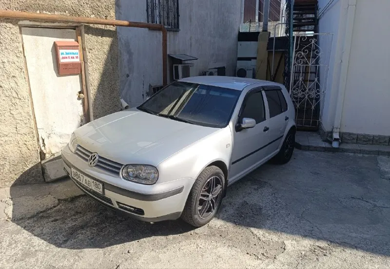 Продам гольф 4 2000г, двс 1.6 8 кл после капитального ремонта прошел 30т масло не берет ни грамма, к... - фотография