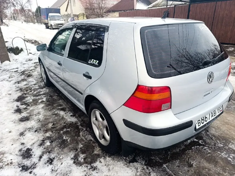 Продам гольф 4 2000г, двс 1.6 8 кл после капитального ремонта прошел 30т масло не берет ни грамма, кпп автомат всё на отлично работает, ходовая перебралась, короче авто без вложений варить красить ничего не нужно два комплекта резины лето новое в месте с дисками литыми р 16, цена 650 т руб информация по тел 79495236649 донецк оформление без проблем 📲 tg: великий 📞 звоните: +7(949)5236649 - фотография - 4