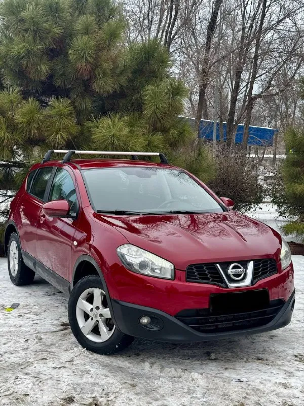В продаже отличный семейный автомобиль nissan qashqai 2011 года выпуска автомобиль на отличном бензи... - фотография