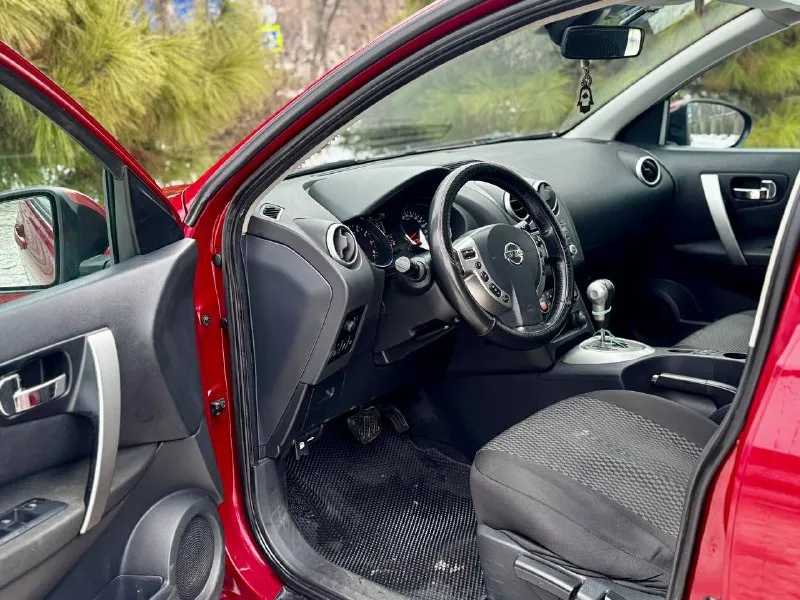 В продаже отличный семейный автомобиль nissan qashqai 2011 года выпуска автомобиль на отличном бензиновом моторе 2.0 литра, в отличном состоянии никаких вопросов по двигателю и коробке нет совсем, ходовая также полностью обслужена! комплектация: двух зонный климат, подогревы сидений, мульти руль, качественная музыка, 4 эсп! также возможен обмен и продажа в кредит. осмотр донецк цена: 950.000 ₽, быстрому покупателю торг! ☎️ +7 (949) 374-95-82 📞 звоните: +7(949)3749582 - фотография - 7