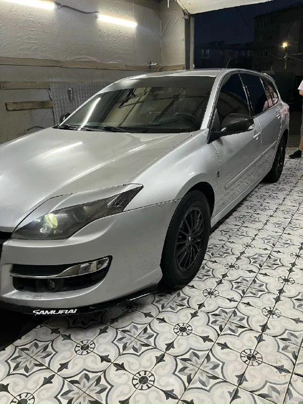Продам renault laguna iii, 2011 год, 1.5 отличный, надёжный французский автомобиль, который радует э... - фотография