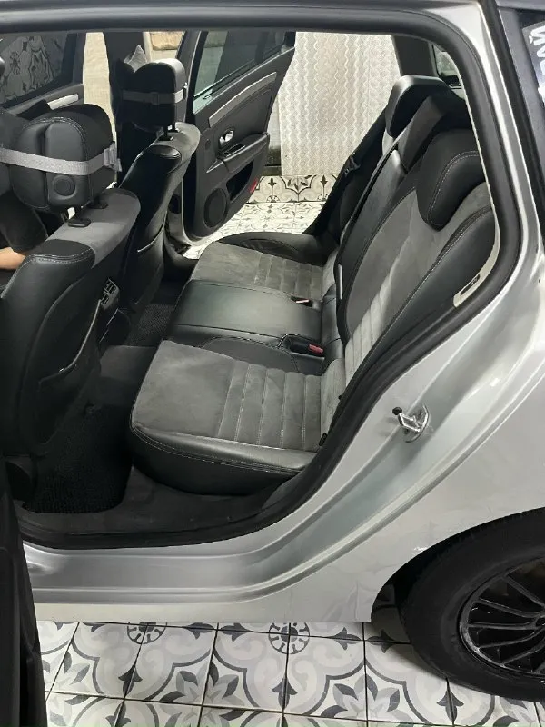 Продам renault laguna iii, 2011 год, 1.5 отличный, надёжный французский автомобиль, который радует экономичностью и комфортом. пробег — 260 000 км, мотор работает ровно, тянет уверенно, едет очень достойно. 🔥 комплектация и удобства: 4 электростеклоподъёмника подогрев сидений электрорегулировка и память сидений электрозеркала + подогрев abs, esp круиз-контроль 2-зонный климат-контроль безключевой доступ, кнопка start/stop 🔧 обслуживание: машина полностью обслужена, вложений не требует. 1 000 км назад заменено сцепление с маховиком летом была установлена новая турбина прошлой зимой обслужена ходовая часть 💰 цена: 480 000 ₽ ⭕ возможен обмен ⭕ авто на временном учёте, при продаже оформляем доверенность 📞 дополнительная информация: +7 949 646 58 21 📞 звоните: +7(949)6465821 - фотография - 6