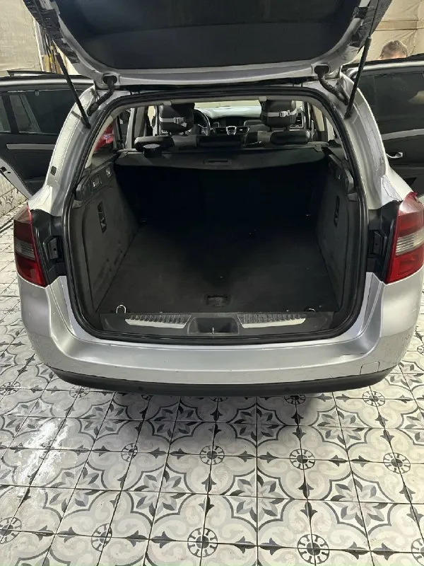 Продам renault laguna iii, 2011 год, 1.5 отличный, надёжный французский автомобиль, который радует экономичностью и комфортом. пробег — 260 000 км, мотор работает ровно, тянет уверенно, едет очень достойно. 🔥 комплектация и удобства: 4 электростеклоподъёмника подогрев сидений электрорегулировка и память сидений электрозеркала + подогрев abs, esp круиз-контроль 2-зонный климат-контроль безключевой доступ, кнопка start/stop 🔧 обслуживание: машина полностью обслужена, вложений не требует. 1 000 км назад заменено сцепление с маховиком летом была установлена новая турбина прошлой зимой обслужена ходовая часть 💰 цена: 480 000 ₽ ⭕ возможен обмен ⭕ авто на временном учёте, при продаже оформляем доверенность 📞 дополнительная информация: +7 949 646 58 21 📞 звоните: +7(949)6465821 - фотография - 7