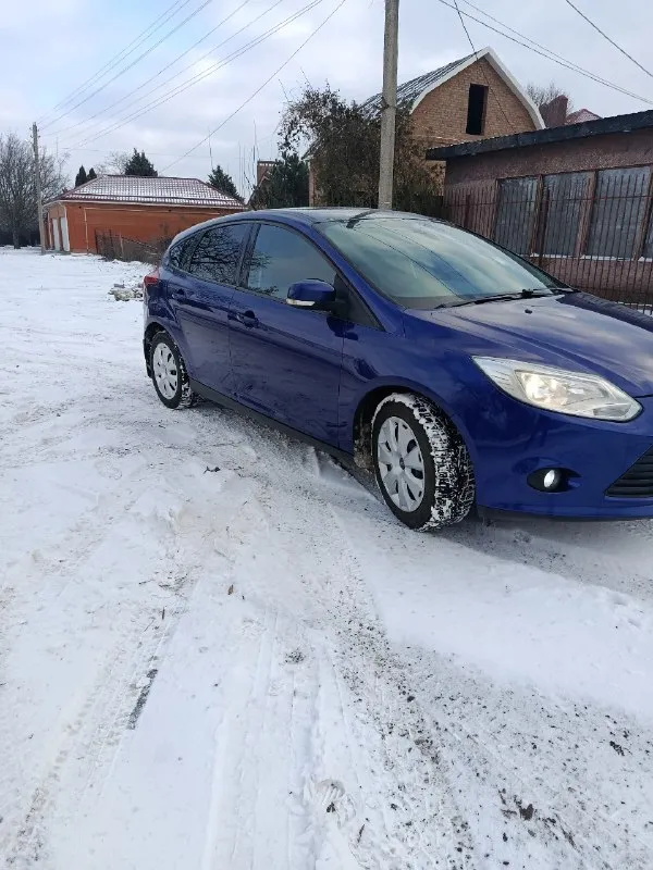 Продам ford focus 3 год 2014 двигатель 1.6(125л. с) кпп автомат пробег 146 тыс. автомобиль в идеальном состоянии для своих лет, без ржавчины и гнили, автомобиль весь в заводском окрасе, ни один болт не кручен, без дтп, автотека зелёная, двигатель, кпп, ходовая на отлично вложений не требует сел и поехал, кпп обслужено с заменой сцепления, поменян грм, свежая зимняя резина комплектация:климат контроль, эл. зеркала, подогрев лобового, подогрев сидений, стеклоподъёмники, парк троник, мультируль. юридически чистый, могу присутствовать при переоформлении в мрео цена 925тыс. торг уместен осмотр макеевка тел +79493179960 телеграм +79493179960. 📞 звоните: +7(949)3179960 - фотография - 6