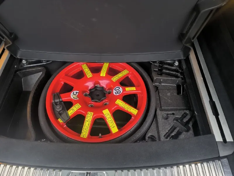 Цена: 2100000 📮 город:свердловск 🚘 марка / модель: volkswagen таурег nf 📅 год выпуска:2010 📊 пробег:300000 ⛽ двигатель (тип, объем, мощность):4.2 ✅ vin код:xw8zzz7pzbg003882 🔧 тип кпп:автомат8 👨‍⚖ владельцев в птс:4+ ⏳ срок владения:1 📝 описание!отличный автомобиль с расходом от 9 до 12л!комфортный комплектация с красным салоном фаркоп вебастой дистанционным запуском!есть очень много всего разетка220 ☎ контактный телефон:+79592919672 📞 звоните: +7(959)2919672 - фотография - 3