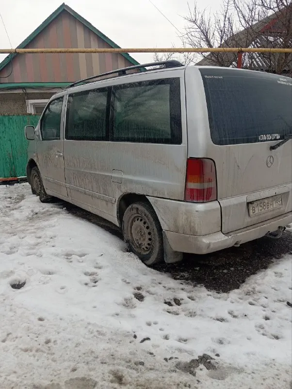 Продам mercedes benz vito. 638 112. 2003 г. пробег 490 родной не отмотан, я второй хозяин. по птс 1 хозяин, лично проехал 270 т. ходовая полностью перебрана, мотор от замены до замены масла не ест масло лью только хорошее oral. кондиционер подогрев зеркал все работае, 2 комплект ключей, 2 комплекта резины, лето на титанах, причина продажи, машина стоит без дела! г. донецк цена 800000 торг у капота телефон +79494516841 телеком +79498060281 - фотография - 3
