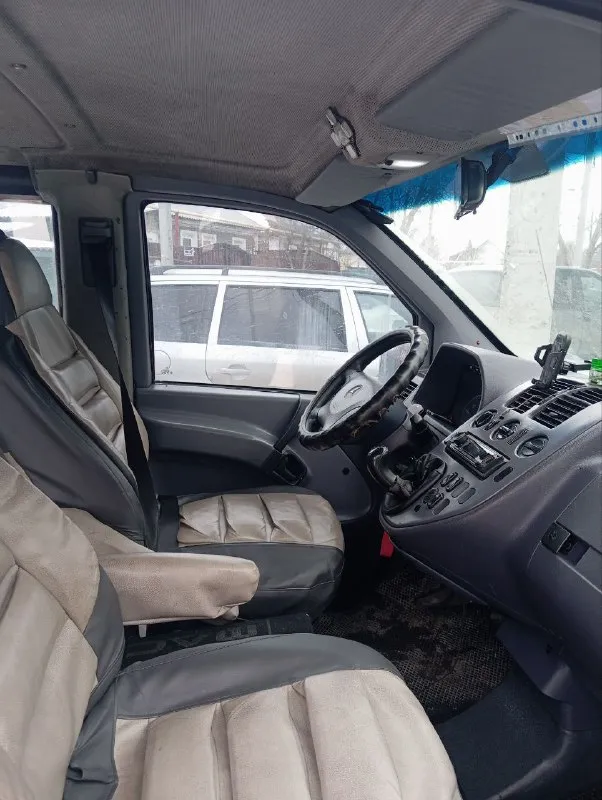 Продам mercedes benz vito. 638 112. 2003 г. пробег 490 родной не отмотан, я второй хозяин. по птс 1 хозяин, лично проехал 270 т. ходовая полностью перебрана, мотор от замены до замены масла не ест масло лью только хорошее oral. кондиционер подогрев зеркал все работае, 2 комплект ключей, 2 комплекта резины, лето на титанах, причина продажи, машина стоит без дела! г. донецк цена 800000 торг у капота телефон +79494516841 телеком +79498060281 - фотография - 7