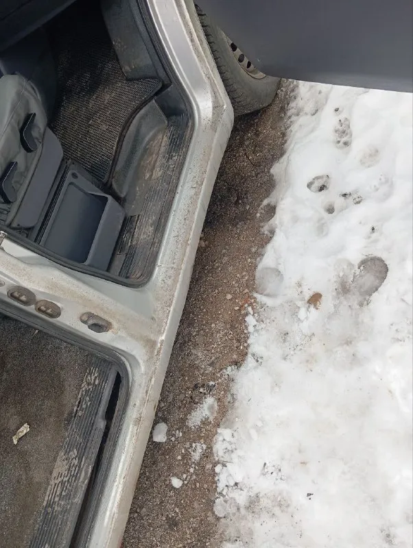 Продам mercedes benz vito. 638 112. 2003 г. пробег 490 родной не отмотан, я второй хозяин. по птс 1 хозяин, лично проехал 270 т. ходовая полностью перебрана, мотор от замены до замены масла не ест масло лью только хорошее oral. кондиционер подогрев зеркал все работае, 2 комплект ключей, 2 комплекта резины, лето на титанах, причина продажи, машина стоит без дела! г. донецк цена 800000 торг у капота телефон +79494516841 телеком +79498060281 - фотография - 9