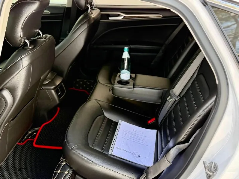 Цена 1649000 рублей (торг) продам fusion titanium north america (кузов c7) в топовом цвете white platinum птс 2014 производство, 2015 модельный год, растаможен на учете. двигатель 1.5 турбо (классический автомат) пробег 206 тыс км продаю лично я, я хозяин машины птс оригинал (эптс). долгов, штрафов, обременений не было и нет. порядочность гарантирую. классическая 6 ступенчатая акпп, отличная комплектация, салон натуральная кожа с памятью, люк и все что нужно для комфорта. из сша приехал полностью целым. технических и юридических проблем нет. автомобиль полностью в родной краске, все стекла и оптика завод, все в оригинале включая пылевую защиту днища. пробег пишу реальный а не как в 90% объявлений. на каждой детали уф маркер и наклейка ничего не менялось и не билось. полностью исправен : все агрегаты, узлы и электроника работают штатно. никаких ошибок, запотеваний, течей и прочего нет. обслуживался мной без экономии от а до я. произведена модификация системы впуска оригин 📞 звоните: +7(949)0040701 - фотография - 7