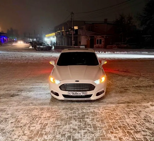 Цена 1649000 рублей (торг) продам fusion titanium north america (кузов c7) в топовом цвете white platinum птс 2014 производство, 2015 модельный год, растаможен на учете. двигатель 1.5 турбо (классический автомат) пробег 206 тыс км продаю лично я, я хозяин машины птс оригинал (эптс). долгов, штрафов, обременений не было и нет. порядочность гарантирую. классическая 6 ступенчатая акпп, отличная комплектация, салон натуральная кожа с памятью, люк и все что нужно для комфорта. из сша приехал полностью целым. технических и юридических проблем нет. автомобиль полностью в родной краске, все стекла и оптика завод, все в оригинале включая пылевую защиту днища. пробег пишу реальный а не как в 90% объявлений. на каждой детали уф маркер и наклейка ничего не менялось и не билось. полностью исправен : все агрегаты, узлы и электроника работают штатно. никаких ошибок, запотеваний, течей и прочего нет. обслуживался мной без экономии от а до я. произведена модификация системы впуска оригин 📞 звоните: +7(949)0040701 - фотография - 8