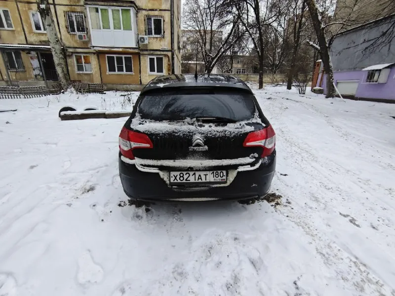 Продаю личный автомобиль, citroen c4 b7 2011 года. двигатель 1.6 бензин. коробка автомат классический. пробег 206000. ⚡️⚡️⚡️⚡️⚡️⚡️⚡️⚡️ мультируль, кондиционер, 2эсп, парктроники, подогрев заднего стекла и боковых зеркал, рабочий круиз-контроль и лимит, штатная музыка, оцинкованный кузов. владею около двух лет, старался делал машинку под личное пользование, техника находится в полном рабочем состоянии, список всех обслуживаний за время моего владения предоставлю по запросу. комплектом отдам летнюю резину в хорошем состоянии. на данный момент стоит новая зимняя. по лкп есть недочёты, по запросу все покажу и расскажу детально. я хозяин, могу присутствовать в мрэо на переоформлении. осмотр г. донецк. цена: 650.000₽. возможен торг реальному покупателю. ▶️смотреть больше фото◀️ номер для связи: +79494832395 (телеграм на этом номере) 📞 звоните: +7(949)4832395 - фотография - 6