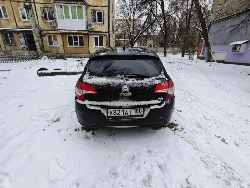 Продаю личный автомобиль, citroen c4 b7 2011 года. двигатель 1.6 бензин. коробка автомат классический. пробег 206000. ⚡️⚡️⚡️⚡️⚡️⚡️⚡️⚡️ мультируль, кондиционер, 2эсп, парктроники, подогрев заднего стекла и боковых зеркал, рабочий круиз-контроль и лимит, штатная музыка, оцинкованный кузов. владею около двух лет, старался делал машинку под личное пользование, техника находится в полном рабочем состоянии, список всех обслуживаний за время моего владения предоставлю по запросу. комплектом отдам летнюю резину в хорошем состоянии. на данный момент стоит новая зимняя. по лкп есть недочёты, по запросу все покажу и расскажу детально. я хозяин, могу присутствовать в мрэо на переоформлении. осмотр г. донецк. цена: 650.000₽. возможен торг реальному покупателю. ▶️смотреть больше фото◀️ номер для связи: +79494832395 (телеграм на этом номере) 📞 звоните: +7(949)4832395 📞 звоните: +7(949)4832395 - фотография - 5