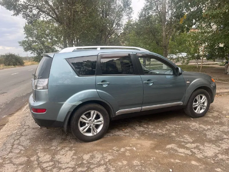 ❗ mitsubishi outlander xl 3,0 v6 2007 год. ❗объём 3 литра, бензин, 220 л. с. ❗4х4, полный привод/блокировка ❗ обычный автомат, не вариатор! ❗пробег: 195.000 км. , оригинал. ❗комплектация: кожаный салон, климат контроль, круиз контроль, регулировка руля, эл. регулировка зеркал со складыванием, подогрев передних сидений, электропривод водительского сиденья, два ключа, птс оригинал (владелец). ❗машина обслужена. 💰 цена 1,150,000 рублей (торг). 🤫возможен обмен, в приоритете универсал. 🏙️енакиево ☎️ +79493547127 📞 звоните: +7(949)3547127 - фотография - 4
