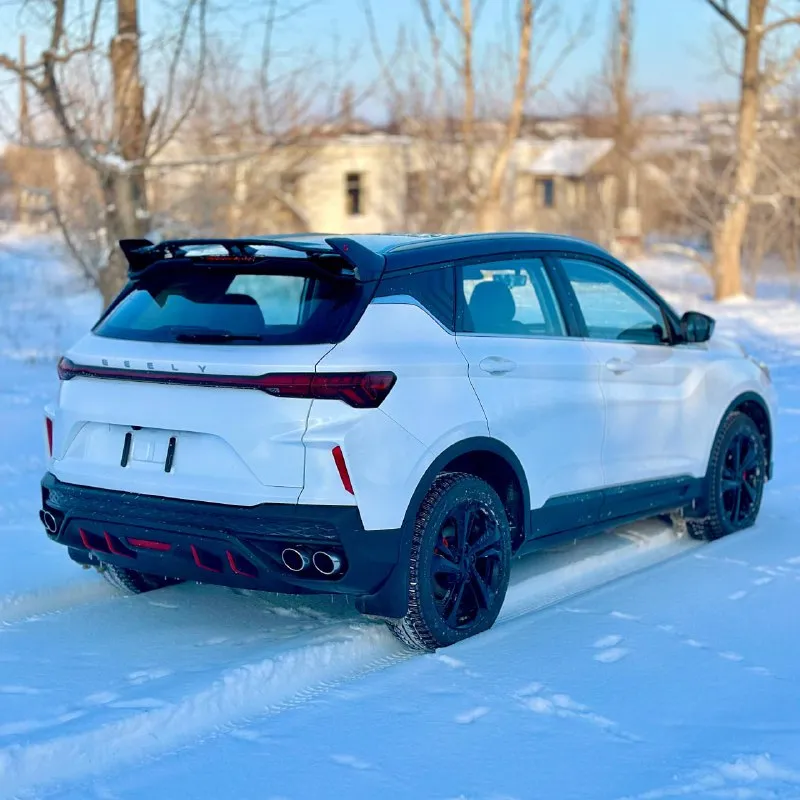 Geely coolray 2 рест 🥰 декабрь 2023г. , 38т, км. , 👍 мотор 1.5(174л. с) 🚀🚀🚀 вся в заводском окрасе 💯 панорамная крыша 🌌 камеры 360° 📸 слепые зоны 🧐 бесключевой доступ 👈 климат-контроль❄️ состояние нового авто - фотография - 4