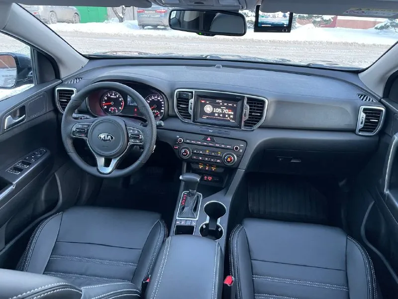 Kia sportage 2018г. цена 1.800.000р. мотор 2.0i (150 л. с.) акпп автомат aisin (6ст) привод fwd один хозяин официальный авто, куплен и обслужен у оф. дилера колёса зима и лето комплектация gt-line салон кожа обогрев сидений обогрев руля климат контроль 2-ух зонный круиз контроль полноцветный дисплей led фары датчики дождя и света колеса r17 электропривод зеркал парктроники, камера заднего вида мультируль сигнализация с авто-запуском тел: +79498239926 осмотр донецк телеграмм мах +79161999908 📞 звоните: +7(949)8239926 - фотография - 7