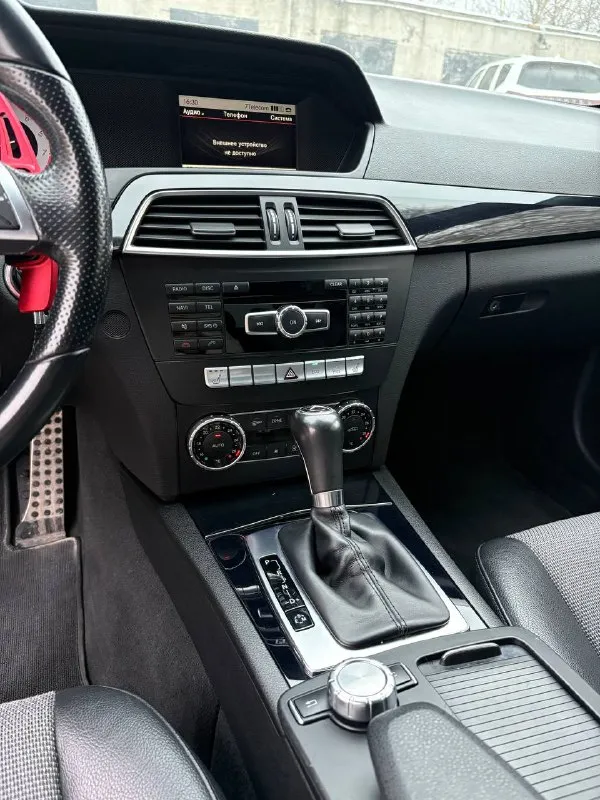 Mercedes c-class w204 / 2013 1.6 турбо бензин / автомат пробег 173 000 км 204 в очень достойном состоянии для своих лет бодрый, коробка работает ровно, едет уверенно. куплена на пробеге 153.000км за это время менял масло petronas 5w-40, менялось 3 раза за все время владения вместе с фильтрами, стойки стабилизатора, свечи, квкг(кто понимает в этих моторах знает зачем) есть сколы, автомобиль не новый все вопросы по телефону или в сообщения +79490044675 цена: 1 650 000 ₽. торг строго у капота. перекупы и «заберу сегодня дешево» — не тратьте время. 📲 tg: @blacktip4ik 📞 звоните: +7(949)0044675 - фотография - 10
