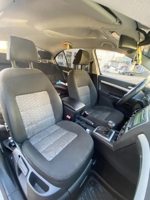 Skoda octavia a5 1.6 mpi продам надёжный автомобиль 2009 года с родным пробегом 275000 км. коробка автомат 6 ступенчатый aisin не пинает не хрустит, самая надёжная связка в этой линейке. не троит, не дымит, масло не берёт от замены до замены. менялось каждые 6 тысяч км. стоит дорогая оптика, хорошая сигнализация старлайн с автозапуском, сзади установлены 2 трубы. передние стеклоподъёмники, подогрев сидений. автомобиль в родном окрасе, автотека зелёная, без дтп, без запрета. стоит датчик дождя и света. за машиной следили. 850000р обоснованный торг +79494295537 осмотр город шахтёрск 📞 звоните: +7(949)4295537 - фотография - 5