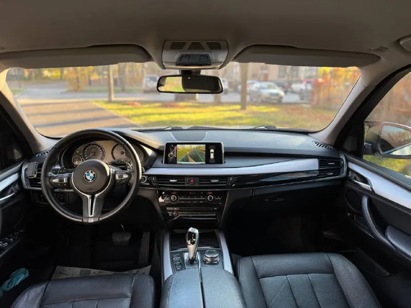 Продам: bmw x5 f15 год выпуска 2016. двигатель 3.0 дизель. коробка автомат. привод полный. пробег 260 000. машина в отличном состоянии, как внешне так и технически вложений никаких не требует! мотор работает идеально, не дымит, масло не расходует! коробка без пинков, рывков и т. д. ходовая часть без посторонних звуков! есть заказ наряды ! ошибок нет ! любые проверки приветствуются! кузов в родном окрасе ! без дтп ! в машине работает всё! два комплекта резины ! юридически кристально чистая, переоформление без проблем! автомобиль находится в донецке ! цена 3 350 000 руб торг. тел: +7 949-458-29-30. возможен обмен и продажа в кредит ! - фотография - 5
