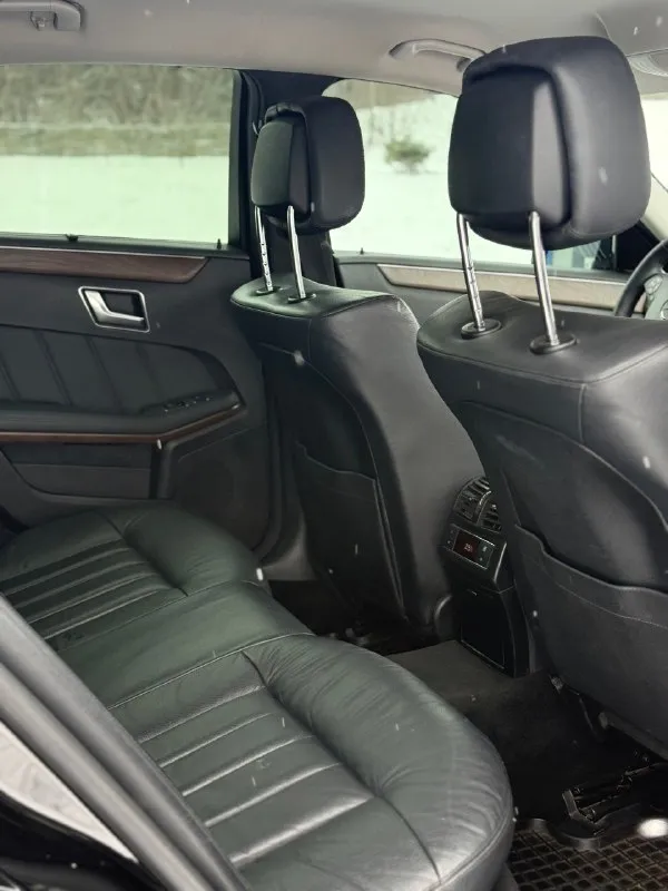 В продаже mercedes benz e-class w212, 3.5 л v6, самая надёжная модификация двс, он же (м276) атмосферник (306 л. с) на полном приводе 4wd! состояние около-идеальное, как в техническом, так и в эстетическом плане, на первого клиента. прозрачная история по отчётам, два владельца. заводской окрас кузова. торг не предусмотрен. контакты : +7 (949) 363-52-68 (есть «telegram») цена : 1,3 млн рублей. обмен не рассматриваю. территориально находится в г макеевка (центр). 📞 звоните: +7(949)3635268 - фотография - 10