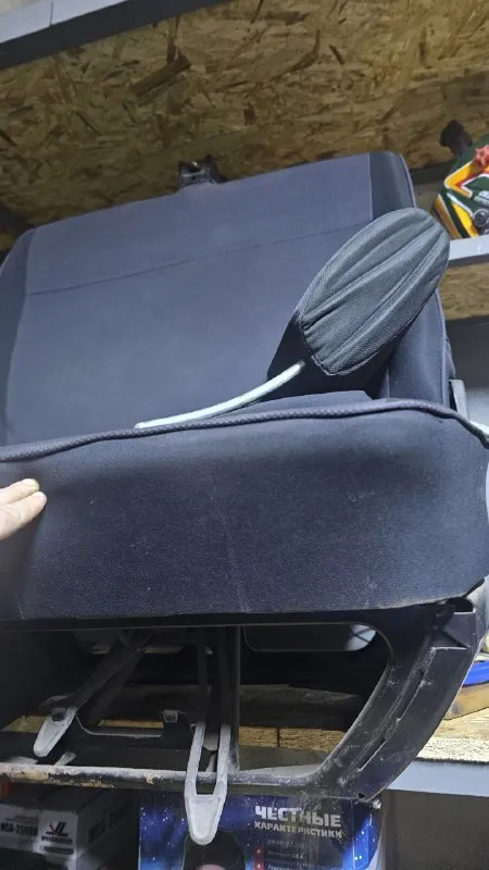 Продам пассажирское сиденье volkswagen transporter или mercedes- vito подголовники, ремни, все есть.... - фотография