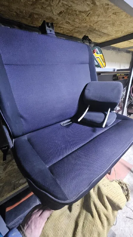 Продам пассажирское сиденье volkswagen transporter или mercedes- vito подголовники, ремни, все есть. цена 11000 р +7949 3031533 евгений г. горловка 📞 звоните: +7(949)3031533 - фотография - 3