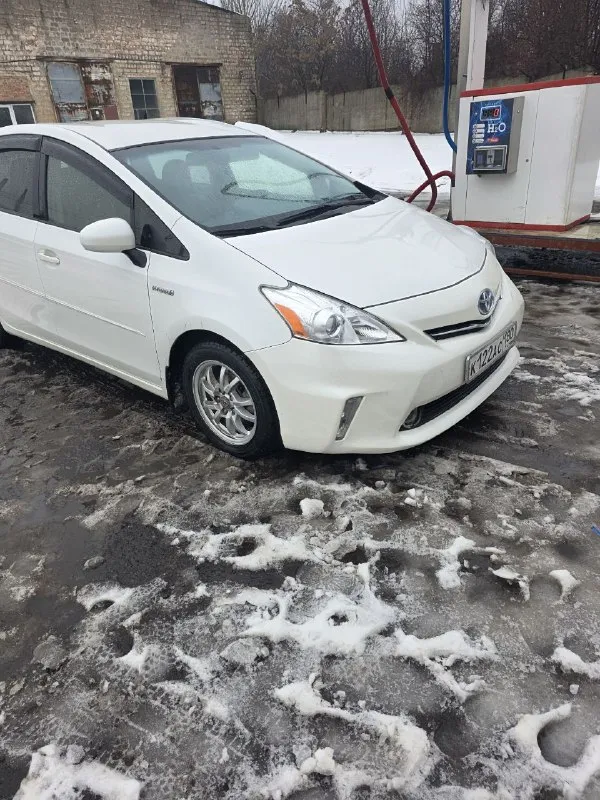 Продам приус v 2013г г донецк приус 41 кузове владею 3года андроид магнитола с камерой обслуживалась... - фотография