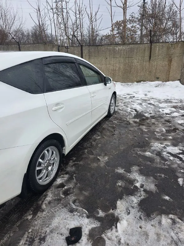 Продам приус v 2013г г донецк приус 41 кузове владею 3года андроид магнитола с камерой обслуживалась на одном сто(есть история вся) честный пробег 163.000 миль ошибок нет отлично был собран 10.000 миль назад(пробила прокладку между целиндром, болячка приусов на оригинальных запчастях кольца, цепи, натяжитель и тд по ходовой без вопросов, новая рулевая рейка салон на коже оформлен на меня резина зима/лето цена 1.400.000 +79493898546 авторынок днр | выложить объявление👉 @gaileka 📞 звоните: +7(949)3898546 - фотография - 3