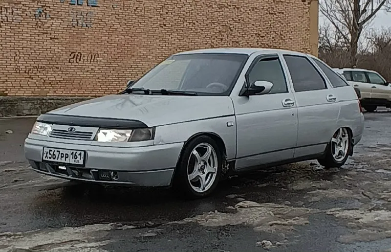 Продам ваз 2112, 2006 год, пробег 200 тыс. 2 хоза. без штрафов и запретов, на учёте. 124 двигатель (клапана не гнёт)1.6, 16 клапанный, на валах, полностью обслужен. коробка идеал, новый акомулятор. стоит новый выхлоп -субару саун, рычит, стреляет, кидает пламя, попкорн. стоит новая облегчённая усиленная спортивна рулевая рейка. кузов целый, не варен, без дефектов и дтп. машина полностью вкруг зашумлена, под автозвук. диски r 15, стоит совершенно новая летняя резина viati. стойки новые, пружины не пиленые. стоит новая тормозная система, вакуум, шланги, трубки, барабаны, колодки, суппорта, вентилируемые диски. музыка снята, но есть новая вся подводка под музыку, спереди 2 подиума под 2-20ки. 2 рупора, сзади подиум из дерева под 2 овала. салон целый, чистый без дефектов. в машине установлен регистратор и камера заднего вида. две пары номерных знаков, дубликаты на машине. цена 330 тыс. снежное +79495170623 или telegram 📞 звоните: +7(949)5170623 - фотография - 2