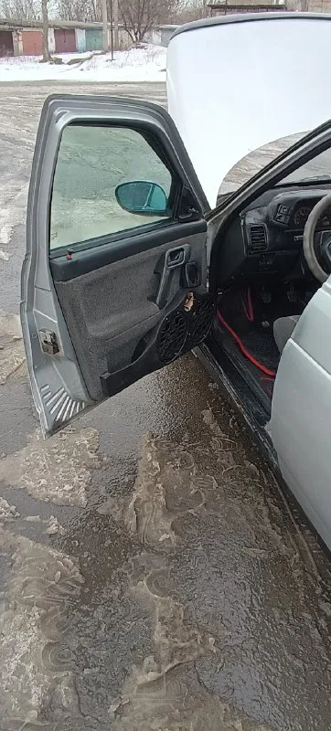 Продам ваз 2112, 2006 год, пробег 200 тыс. 2 хоза. без штрафов и запретов, на учёте. 124 двигатель (клапана не гнёт)1.6, 16 клапанный, на валах, полностью обслужен. коробка идеал, новый акомулятор. стоит новый выхлоп -субару саун, рычит, стреляет, кидает пламя, попкорн. стоит новая облегчённая усиленная спортивна рулевая рейка. кузов целый, не варен, без дефектов и дтп. машина полностью вкруг зашумлена, под автозвук. диски r 15, стоит совершенно новая летняя резина viati. стойки новые, пружины не пиленые. стоит новая тормозная система, вакуум, шланги, трубки, барабаны, колодки, суппорта, вентилируемые диски. музыка снята, но есть новая вся подводка под музыку, спереди 2 подиума под 2-20ки. 2 рупора, сзади подиум из дерева под 2 овала. салон целый, чистый без дефектов. в машине установлен регистратор и камера заднего вида. две пары номерных знаков, дубликаты на машине. цена 330 тыс. снежное +79495170623 или telegram 📞 звоните: +7(949)5170623 - фотография - 3