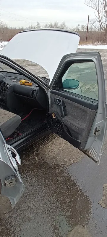 Продам ваз 2112, 2006 год, пробег 200 тыс. 2 хоза. без штрафов и запретов, на учёте. 124 двигатель (клапана не гнёт)1.6, 16 клапанный, на валах, полностью обслужен. коробка идеал, новый акомулятор. стоит новый выхлоп -субару саун, рычит, стреляет, кидает пламя, попкорн. стоит новая облегчённая усиленная спортивна рулевая рейка. кузов целый, не варен, без дефектов и дтп. машина полностью вкруг зашумлена, под автозвук. диски r 15, стоит совершенно новая летняя резина viati. стойки новые, пружины не пиленые. стоит новая тормозная система, вакуум, шланги, трубки, барабаны, колодки, суппорта, вентилируемые диски. музыка снята, но есть новая вся подводка под музыку, спереди 2 подиума под 2-20ки. 2 рупора, сзади подиум из дерева под 2 овала. салон целый, чистый без дефектов. в машине установлен регистратор и камера заднего вида. две пары номерных знаков, дубликаты на машине. цена 330 тыс. снежное +79495170623 или telegram 📞 звоните: +7(949)5170623 - фотография - 6