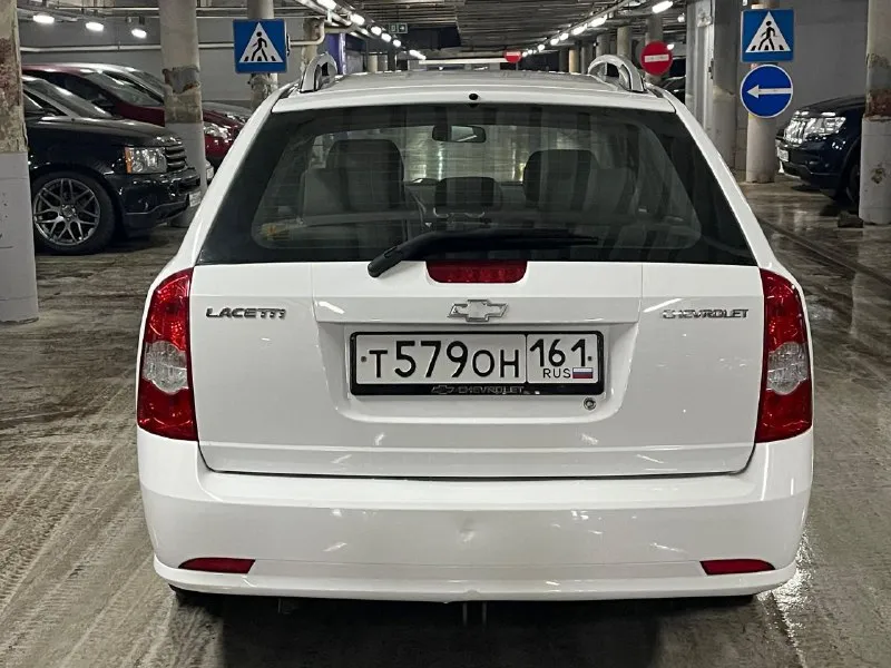✅chevrolet lacetti универсал ✅куплена новой в салоне в ростове на дону ✅один владелец ✅без дтп ✅авто в родном окрасе(кроме одной детали) ✅гаражное хранение ✅мотор 1.6 ✅бензин ✅год выпуска 2012 ✅пробег 183 тыс. км ✅без коррозии ✅4 стеклоподъёмника ✅обогрев заднего стекла ✅обогрев боковых зеркал ✅эл. регулеровка зеркал ✅бортовой компьютер ✅корректор фар ✅2 ключа ✅маленький расход топлива ✅тех осмотр пройден, готов к регистрации в мрэо ✅торг на полный бак топлива! 🔥донецк стоимость 675.000.₽🔥 тел. +7949-50-800-60 - фотография - 6