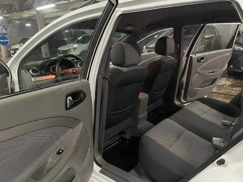 ✅chevrolet lacetti универсал ✅куплена новой в салоне в ростове на дону ✅один владелец ✅без дтп ✅авто в родном окрасе(кроме одной детали) ✅гаражное хранение ✅мотор 1.6 ✅бензин ✅год выпуска 2012 ✅пробег 183 тыс. км ✅без коррозии ✅4 стеклоподъёмника ✅обогрев заднего стекла ✅обогрев боковых зеркал ✅эл. регулеровка зеркал ✅бортовой компьютер ✅корректор фар ✅2 ключа ✅маленький расход топлива ✅тех осмотр пройден, готов к регистрации в мрэо ✅торг на полный бак топлива! 🔥донецк стоимость 675.000.₽🔥 тел. +7949-50-800-60 - фотография - 9