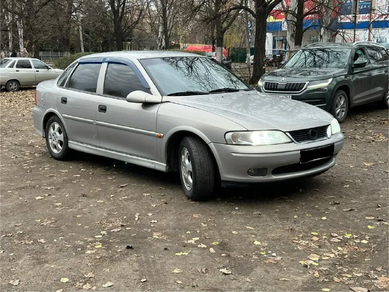 Продам opel вектра б год выпуска 2000 мотор 2.0 кап ремонт произведен летом новый аккумулятор, хорош... - фотография