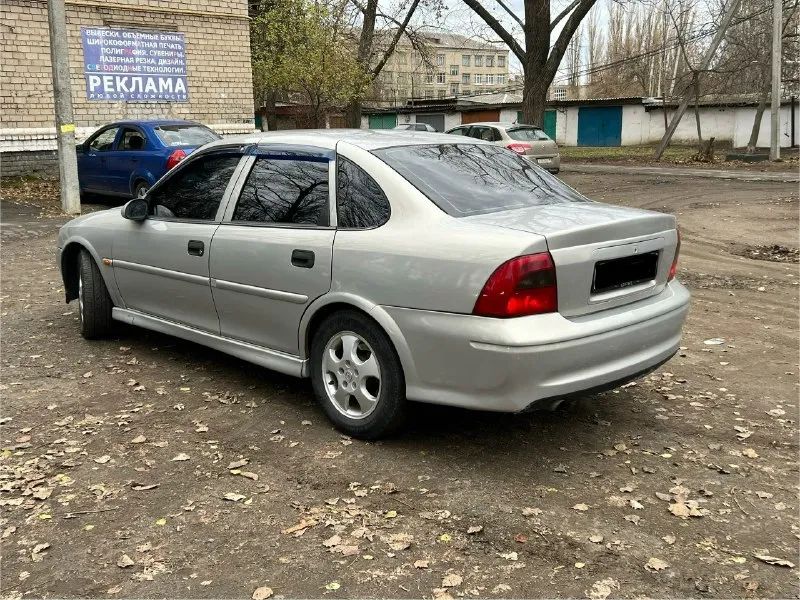 Продам opel вектра б год выпуска 2000 мотор 2.0 кап ремонт произведен летом новый аккумулятор, хороший свет, газ-бензин 350т. р. +79493825825 📞 звоните: +7(949)3825825 - фотография - 3