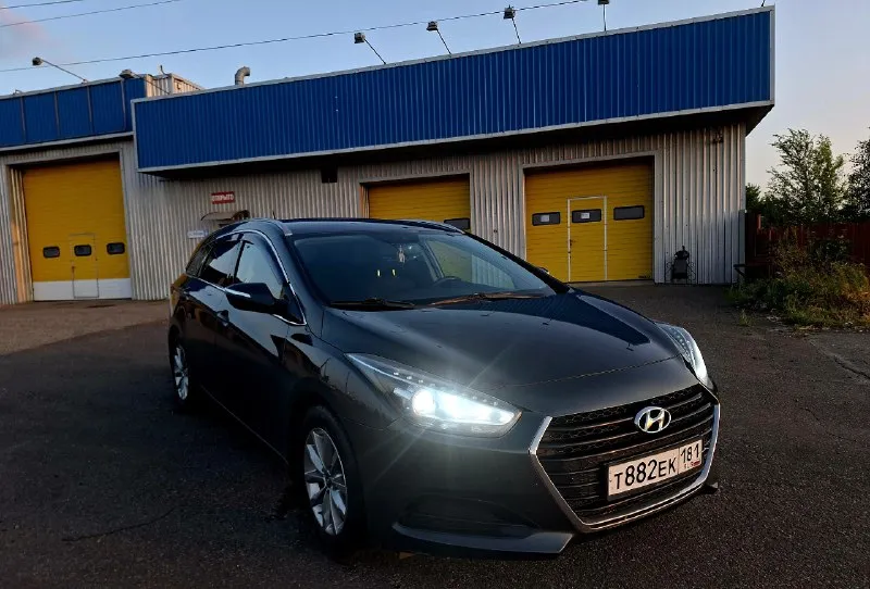 Продам hyundai i40 официальная машина куплена в салоне! цвет мокрый асфальт, перламутр. ✅️комфортные сидения, много места в салоне ✅️ led оптика / камера заднего вида / 3 режима вождения/ подогрев сидений/работающий кондиционер / авторучник. ✅️ , ходовая в отличном состояний! 2 ключа / 2 комплекта резины любые проверки, сопровождение в мрео 2.0 атм бензин расход 9л 128тыс пробег год: 2016 цена: 1 290 000руб🔥 торг, обмен, кредит +79595540000 +7959214 0622(телеграмм/ватсап) луганск 📞 звоните: +7(959)5540000 - фотография - 1