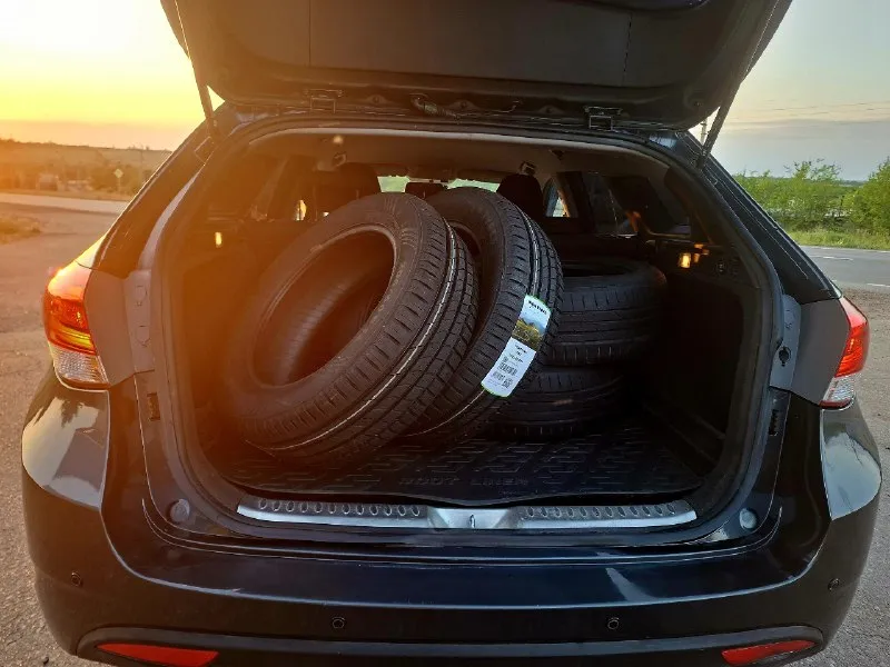 Продам hyundai i40 официальная машина куплена в салоне! цвет мокрый асфальт, перламутр. ✅️комфортные сидения, много места в салоне ✅️ led оптика / камера заднего вида / 3 режима вождения/ подогрев сидений/работающий кондиционер / авторучник. ✅️ , ходовая в отличном состояний! 2 ключа / 2 комплекта резины любые проверки, сопровождение в мрео 2.0 атм бензин расход 9л 128тыс пробег год: 2016 цена: 1 290 000руб🔥 торг, обмен, кредит +79595540000 +7959214 0622(телеграмм/ватсап) луганск 📞 звоните: +7(959)5540000 - фотография - 10